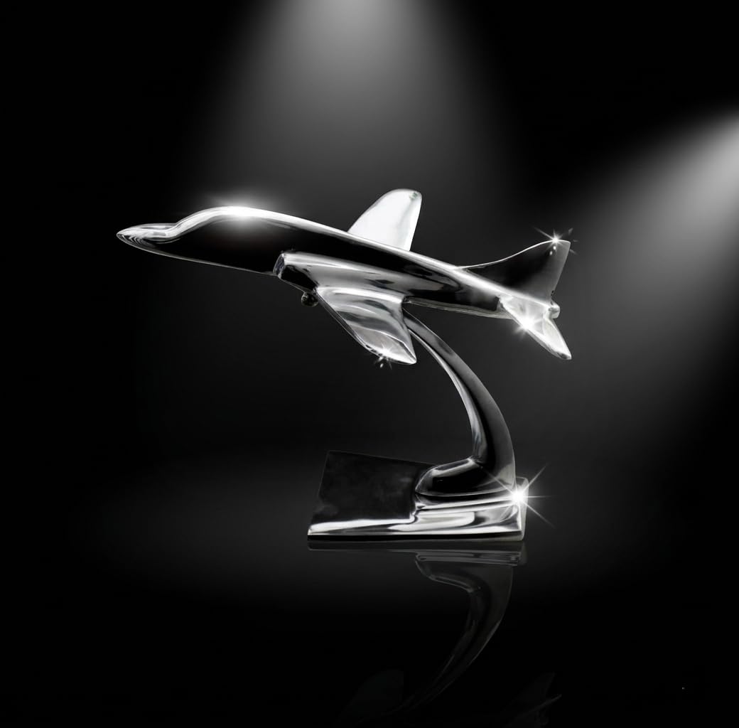 BAE Hawk Red Arrows Airplane Sculpture 25cm – Solid Aluminium Jet Model, RAF Aircraft Desk Decor, Metal Aviation Gift, Office Display Statue
