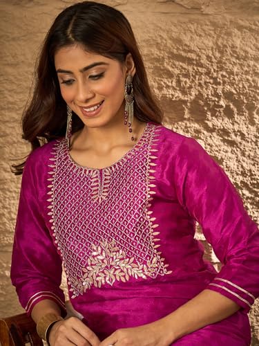 Image of Women's Silk Blend Solid Regular Kurta Set