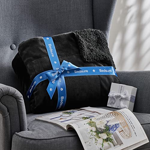 BEDSURE Kuscheldecke - Warm Sherpa Wolldecke & Sofadecke, Flauschig Sofaüberwurf Decke, Dicke Couchdecke, Fleecedecke, Flauschige Wohndecke für Couch, Schwarz, 220x240 cm, XXL