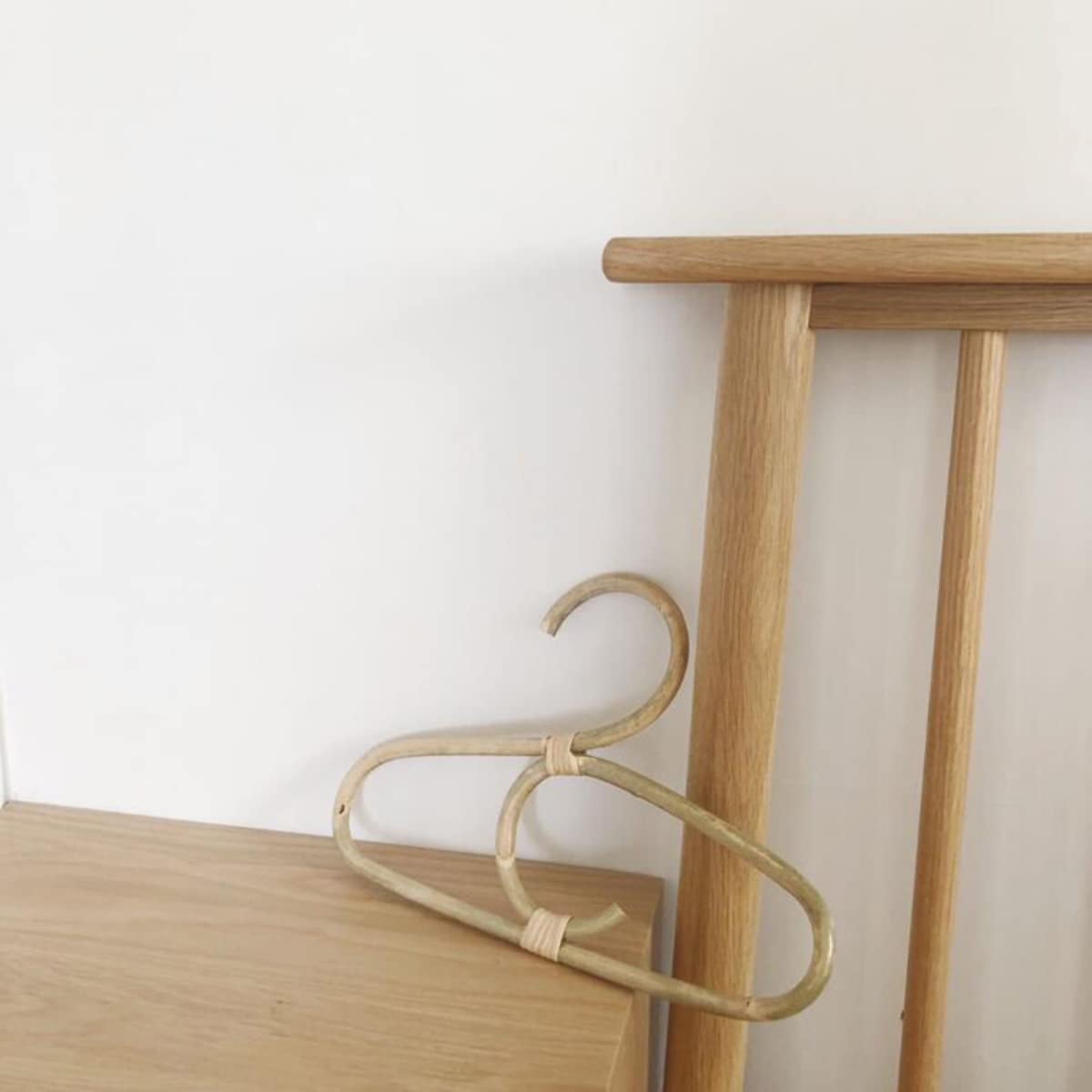 Rattanowe wieszaki na ubrania, zestaw 4 sztuk, 31 cm, przyjazne dla środowiska i nietoksyczne, organizer na ubrania dla dzieci, wieszaki dla noworodków i małych dzieci, tkane, rattanowe rękodzieło