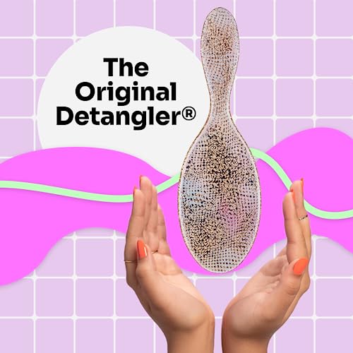 WetBrush Original Detangler Hair Brush, Ultra Soft Intelliflex Bristles to Gently Separate Knots With Ease - Image 2