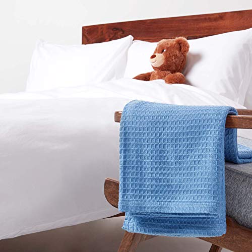 Homescapes Babydecke aus 100% Bio-Baumwolle, blau, Piqué-Waffeldecke, 90 x 110 cm, Erstlingsdecke, Tagesdecke – Ansicht 5