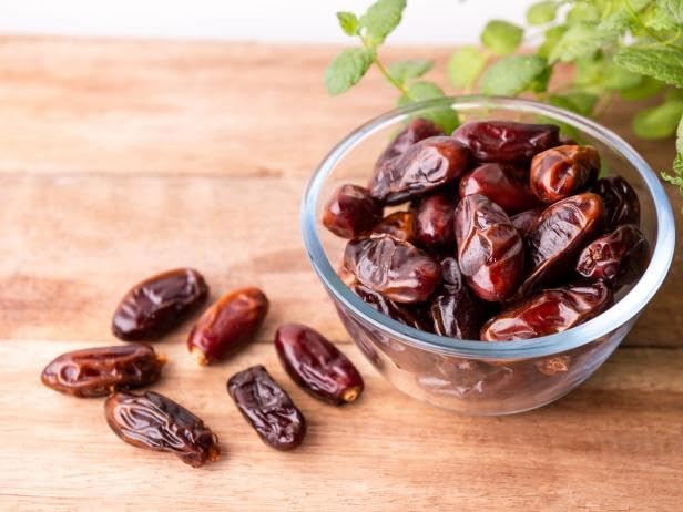 White Camel Saudi Dates, Finest Dates of Riyadh, Gourmet Foods, Natural Caramel Flavour, 400g (Product Of UAE) From Decadent Foods 2