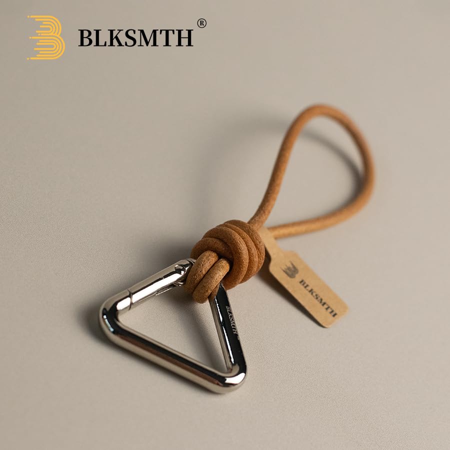 BLKSMTH Llavero de cuero con mosquetón triangular de metal, trenzado de cuero de napa, soporte con llaveros dorados, llavero de cuero genuino para coche, hogar, llavero, correa, cordón para mujeres y
