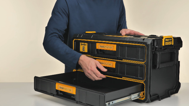 Boîte à Outils DeWalt ToughSystem 2.0 – Demi-largeur Profonde – Vide – Réf. DWST08034-1 – Noir