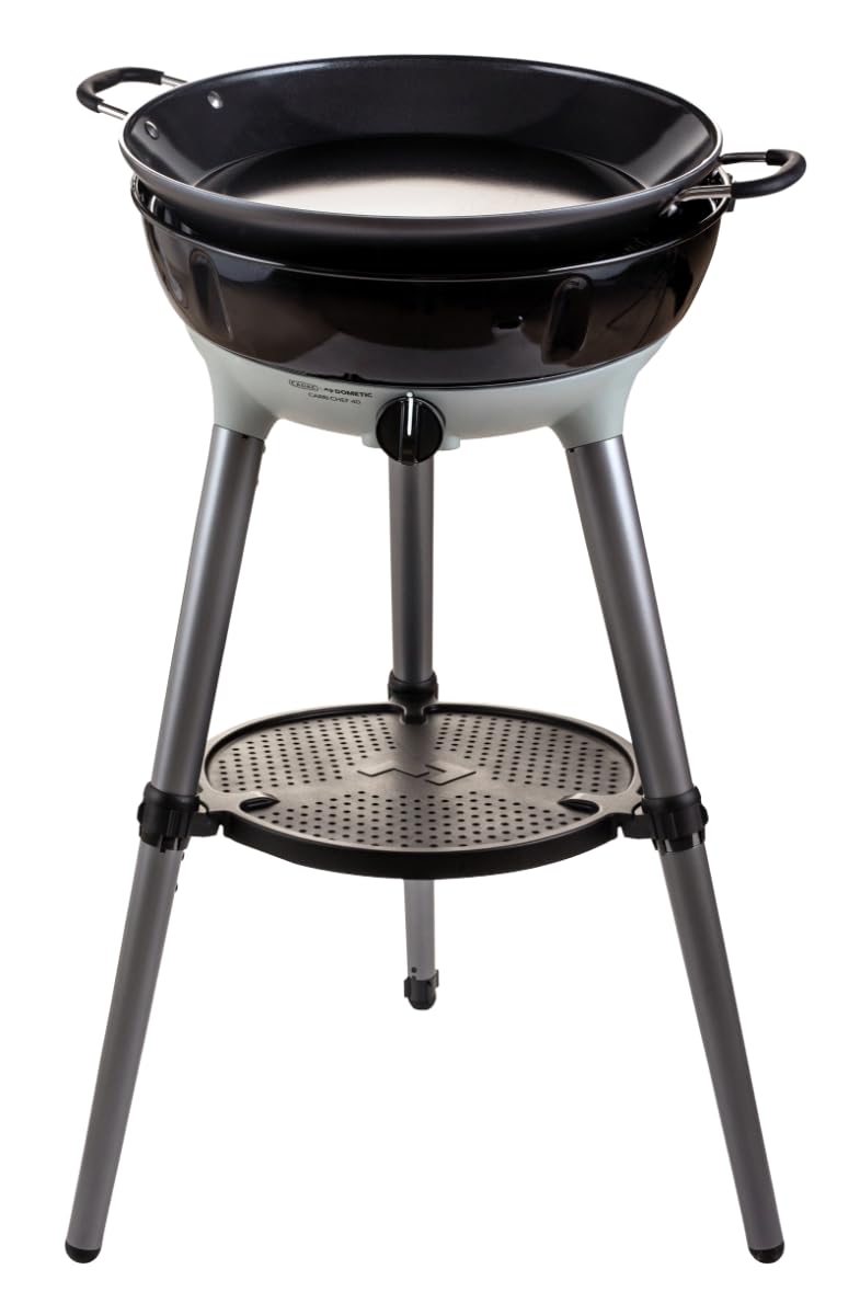CADAC- Carri Chef 40 Gasgrill – 60 x 60 x 86 cm - Mobiler Campinggrill mit Grill2Braai-Platte, Panhouder, Paellapfanne & Deckelthermometer - Inkl. Tragetasche - 50mBar - Stahl & Kunststoff