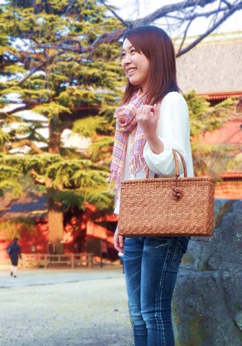Amazon.co.jp: 山葡萄籠工房 BK-07Y 山ぶどうかごバッグ 網代編 M