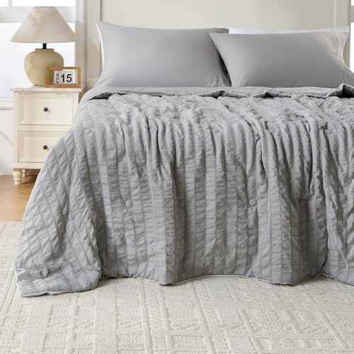 Gray Seersucker Twin Comforter, All Season Bed Comforter, Breathable Luxury Light Quilt for Student Apartments, Dormitories