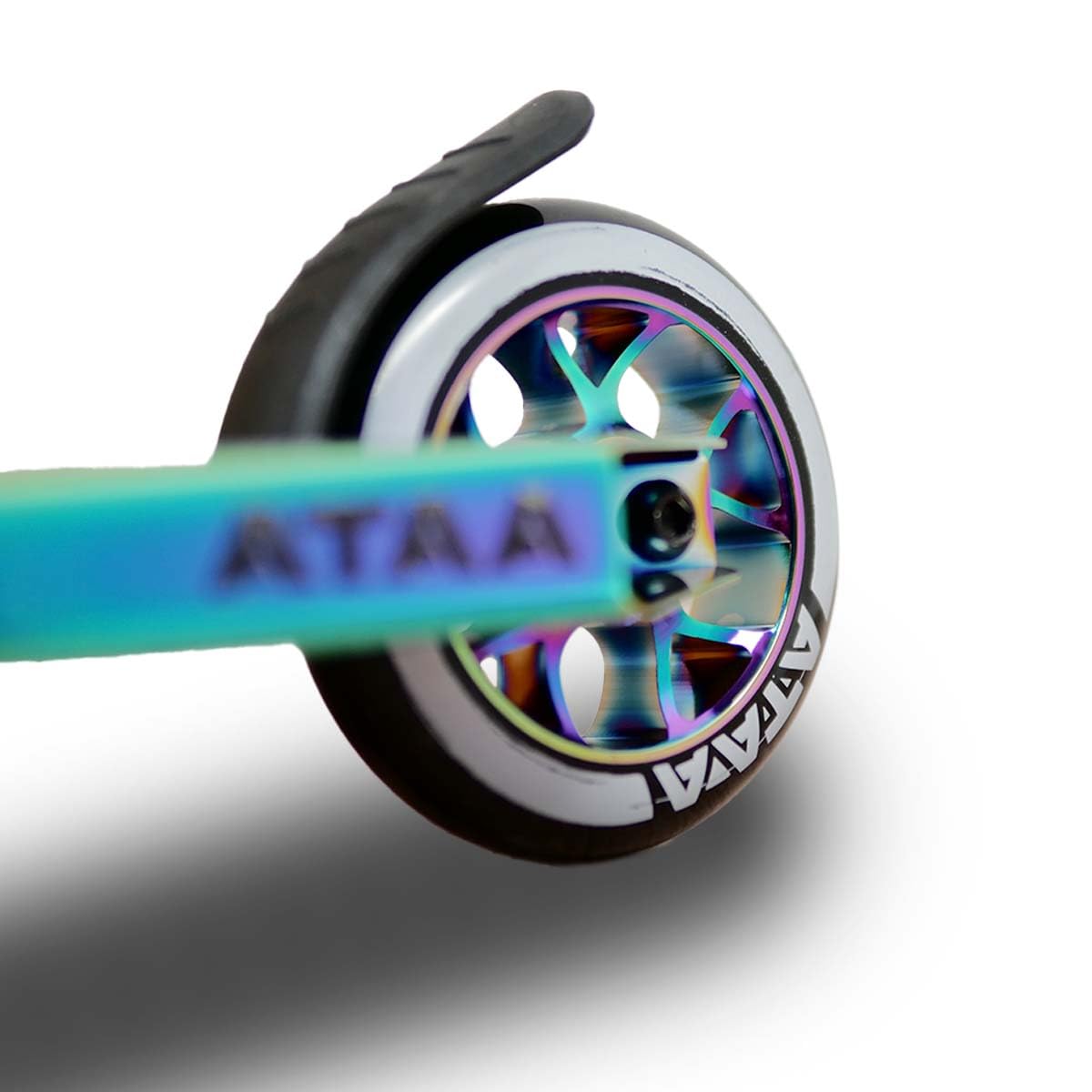 Patinete Urbano ATAA Jumper Neon con Manillar Acero 360º Ruedas PU 100 mm rodamientos ABEC 9 y Plataforma Antideslizante