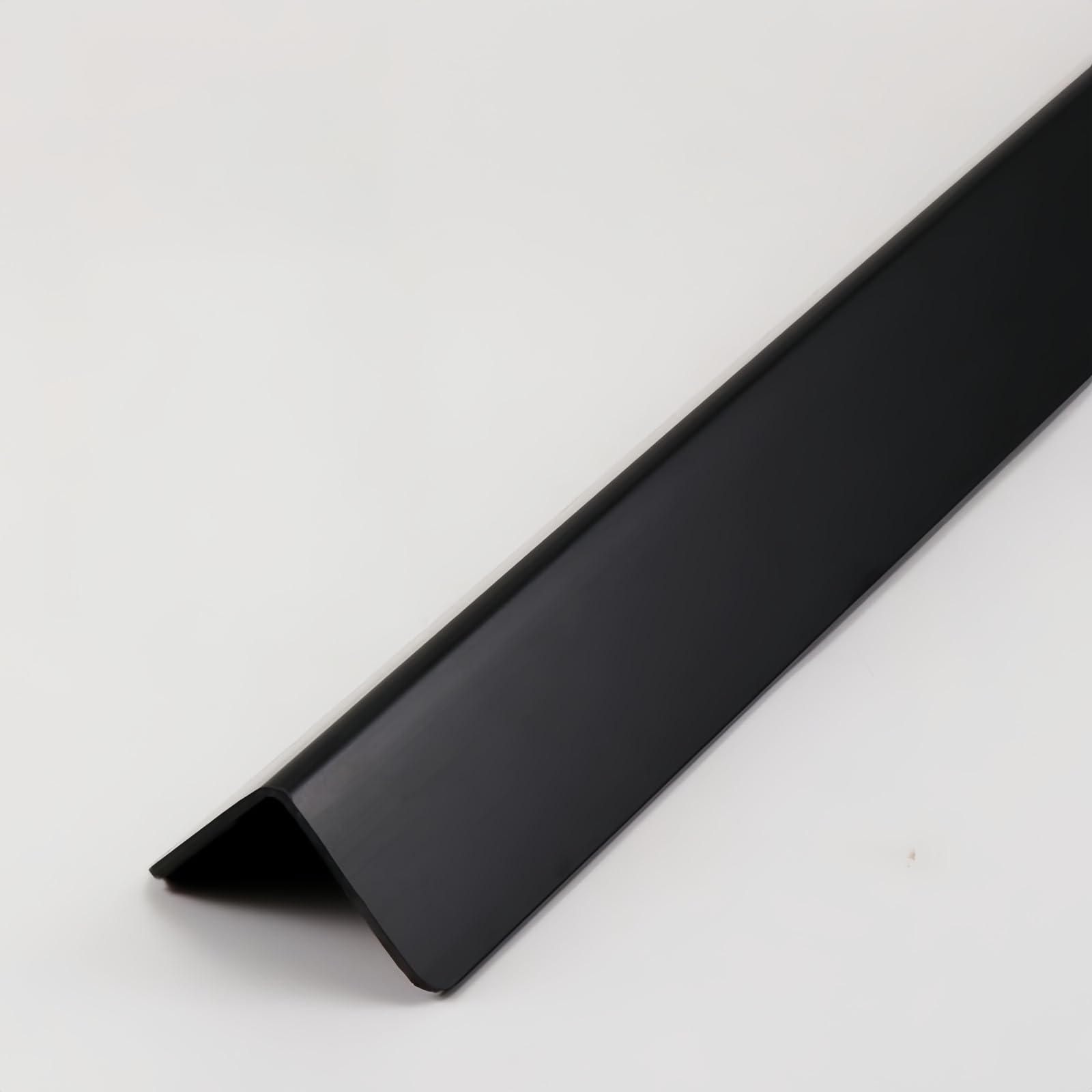 PVC Winkelprofil | Selbstklebend 100cm | 3 Kantenschutz | Selbstklebend - Einfache Installation Um Wände in geschäftigen Häusern und Büros zu schützen (Schwarz, 40 mm)