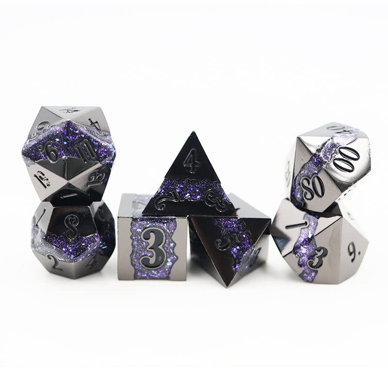 World of Dice - Lavastream-Serie - 7-teiliges Premium-Würfelset mit Glitzerndem Lavastrom-Design, ideal für DND, DSA, Pathfinder, Cthulhu, Shadowrun und viele weitere (Black & Purple)
