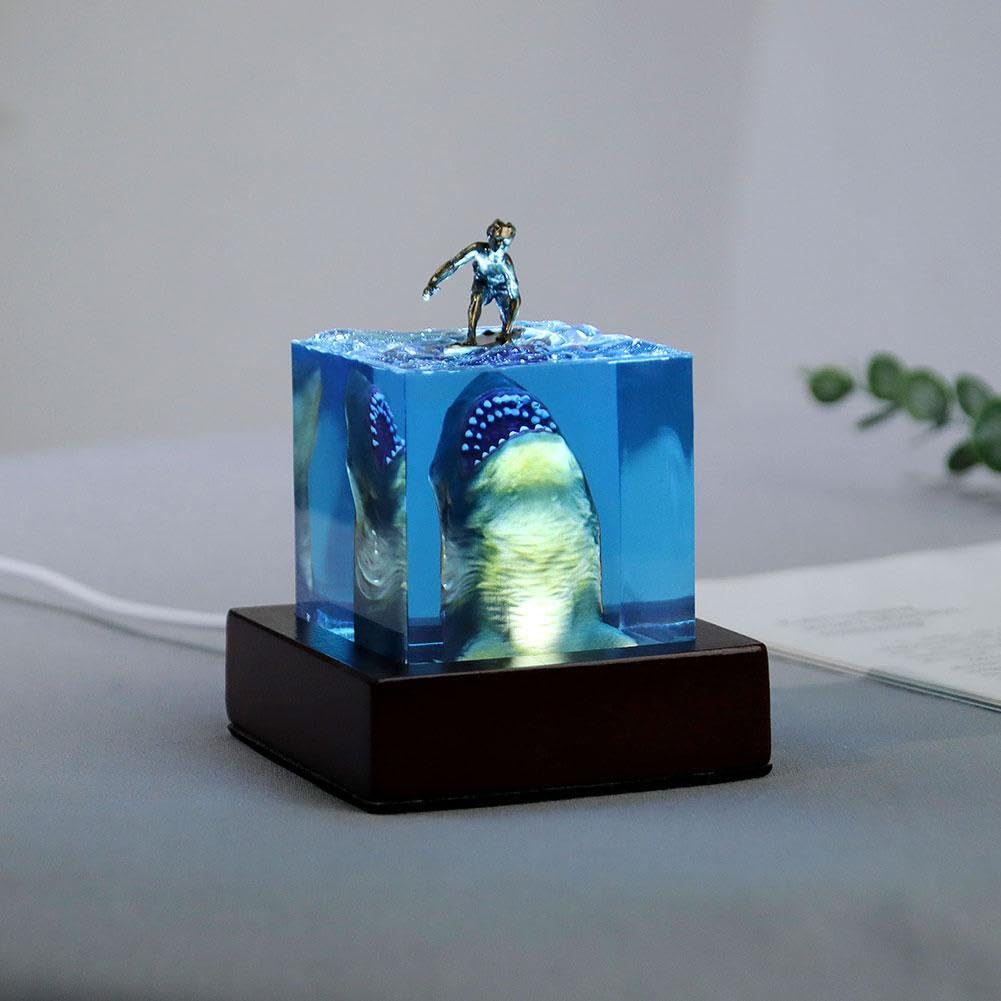 Amazon.co.jp : シャークダイバーナイトライト、3Dサーファーランプ