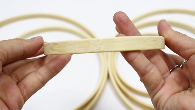 Set di 6 Cerchi Anelli di bambù Cerchi Motivo Floreale in macramè, 3 Misure Anelli a Cerchio in Legno di bambù, Decorare Ghirlande Nuziali, per Decorazioni Fai da Te, Ghirlande, Acchiappasogni