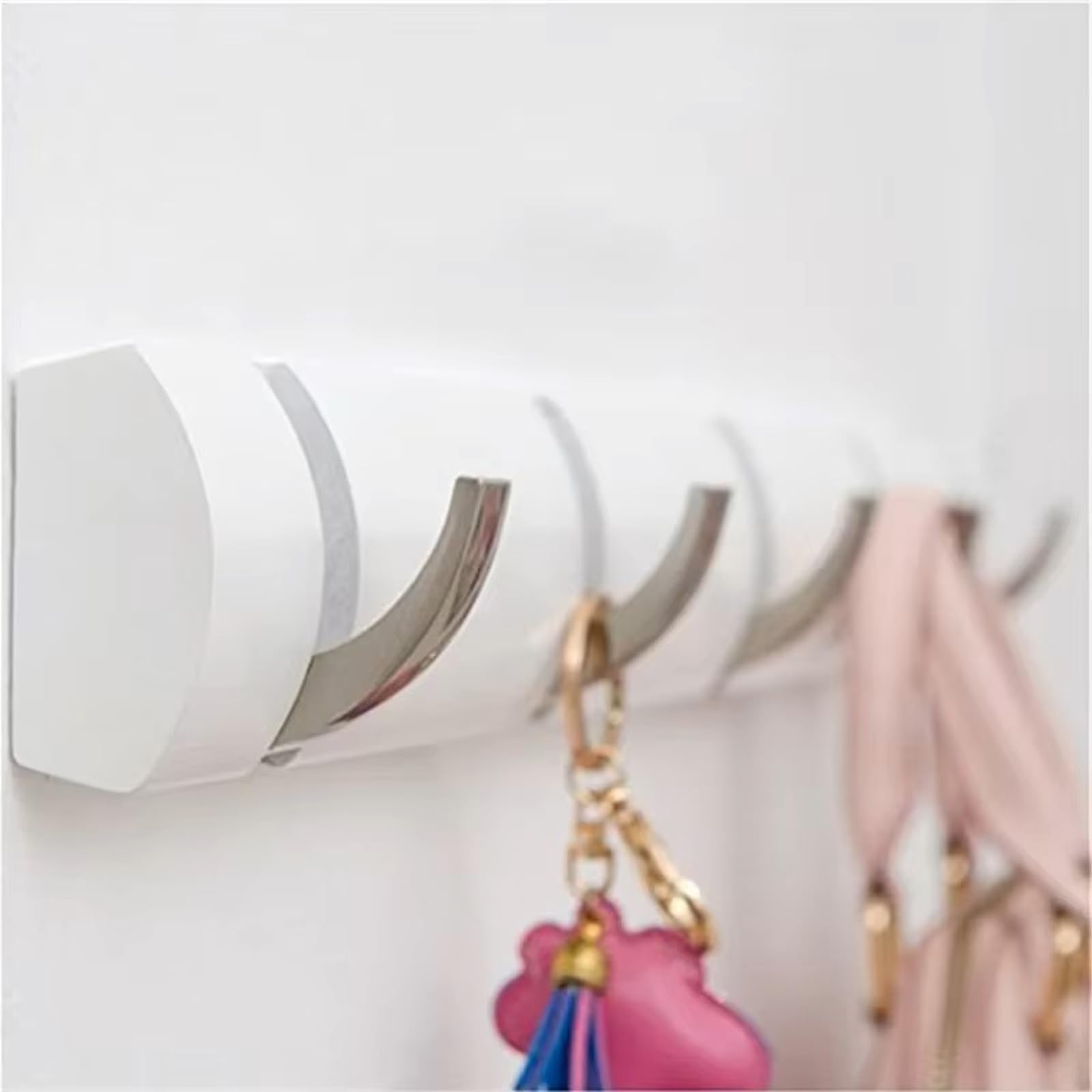 Appendiabiti da Parete con 5 Ganci,Nascosto Appendiabiti da Porta,Flip Attaccapanni da parete per Bagno,Camera da Letto,Studio,Armadietto