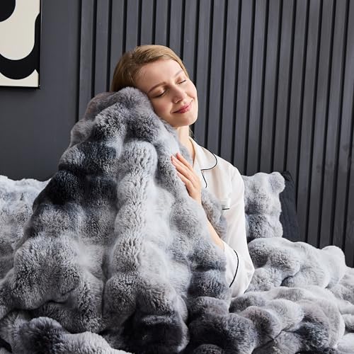 Wonderful 3 Pieces Fluffy Faux Rabbit Fur Bubble Comforter Set King Size, Tie-Dyeing Multiple Grey Plush Fuzzy Bedding Set, Warm Soft Bubble Comforter Bedding Set for Winter by Wonderful - Used condition - Image 6