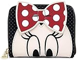 Cartera con las siguientes características: