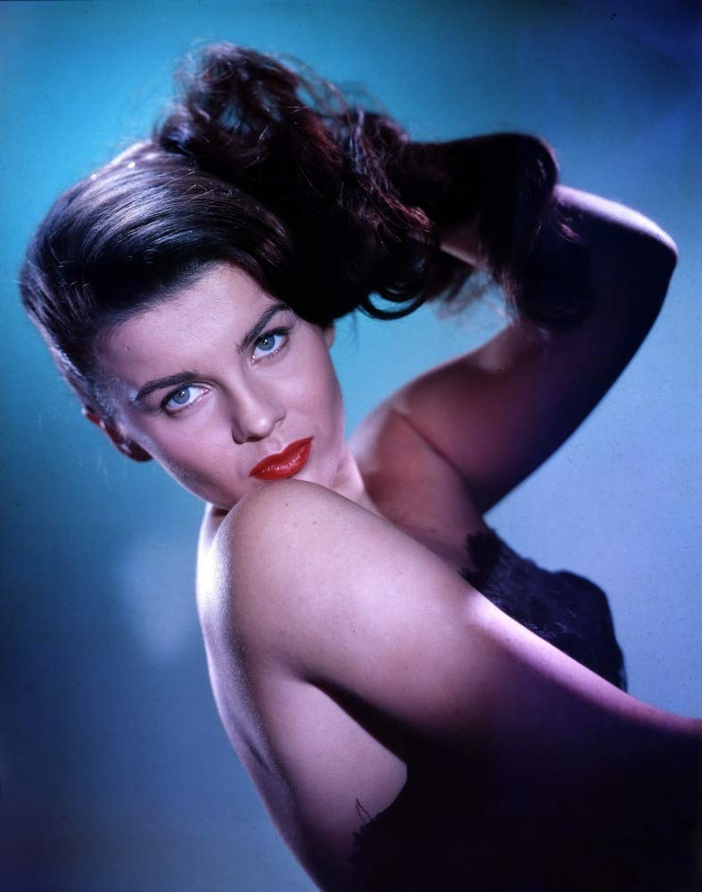 Amazon.co.jp: Posterazzi DAP11476 アン・マーグレット - ブルー背景