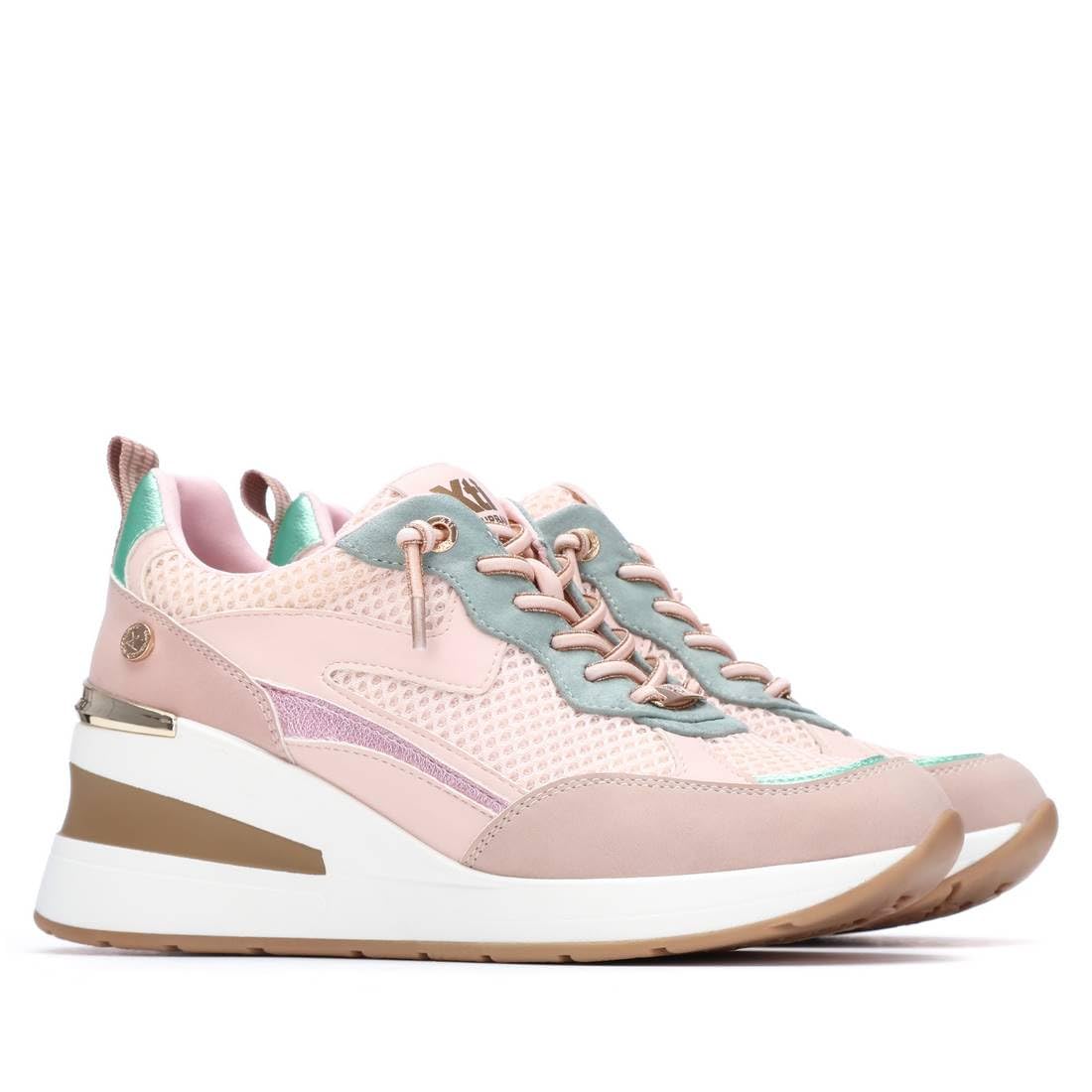 XTI - Sneakers Kobiety - Wygodne i wszechstronne obuwie – moda casualowa