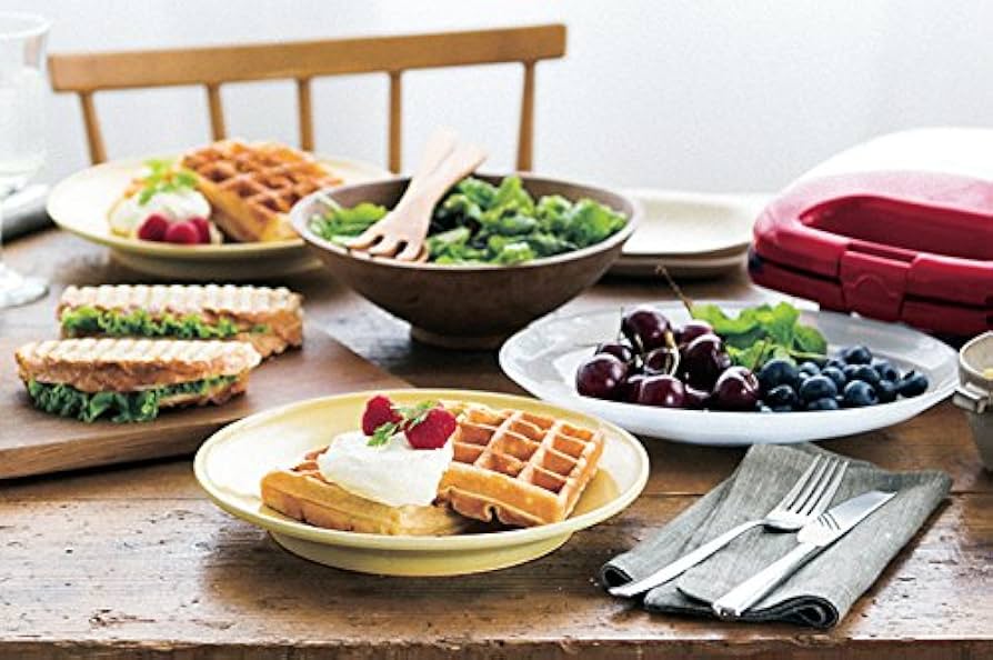 VitantonioビタントニオSandwich Baker VWH-110-W Amazon.com: Vitantonio WAFFLE HOT SANDWICH BAKER Irons Red
