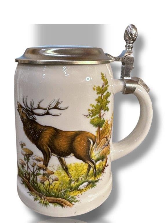 Bierkrug Hirsch und Fuchs mit Zinndeckel, Porzellankrug Waldtiere -...