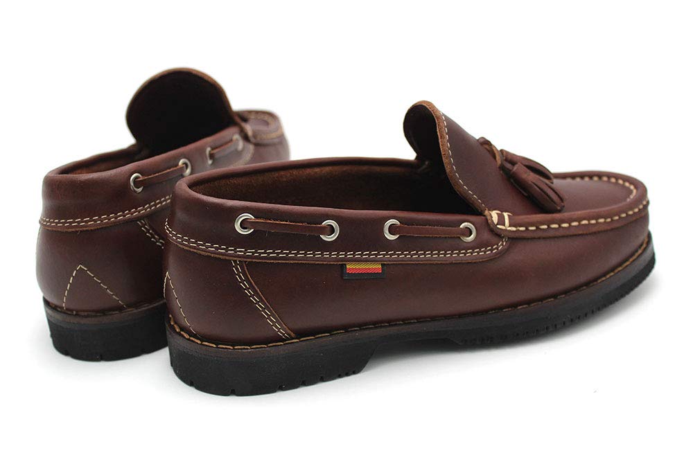 Zapato náutico con borlas, suela de goma hecho en España hombre