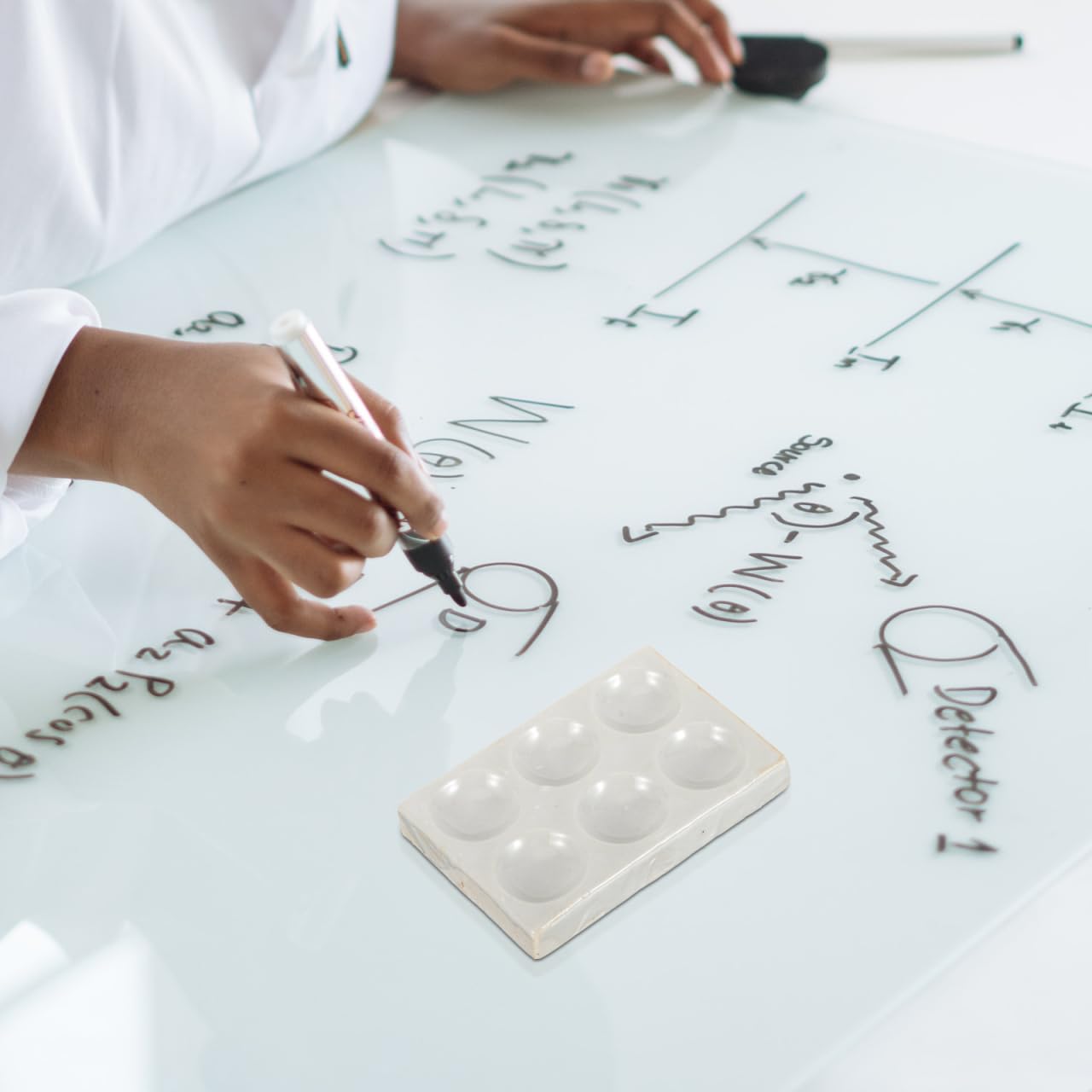 SOIMISS 5 StüCk Porzellan Reaktionsplatte Keramik Spotplatte FüR Chemische Tests Laborversuche Mit 6 LöChern Kompakte Keramikplatte FüR Wissenschaftliche Experimente