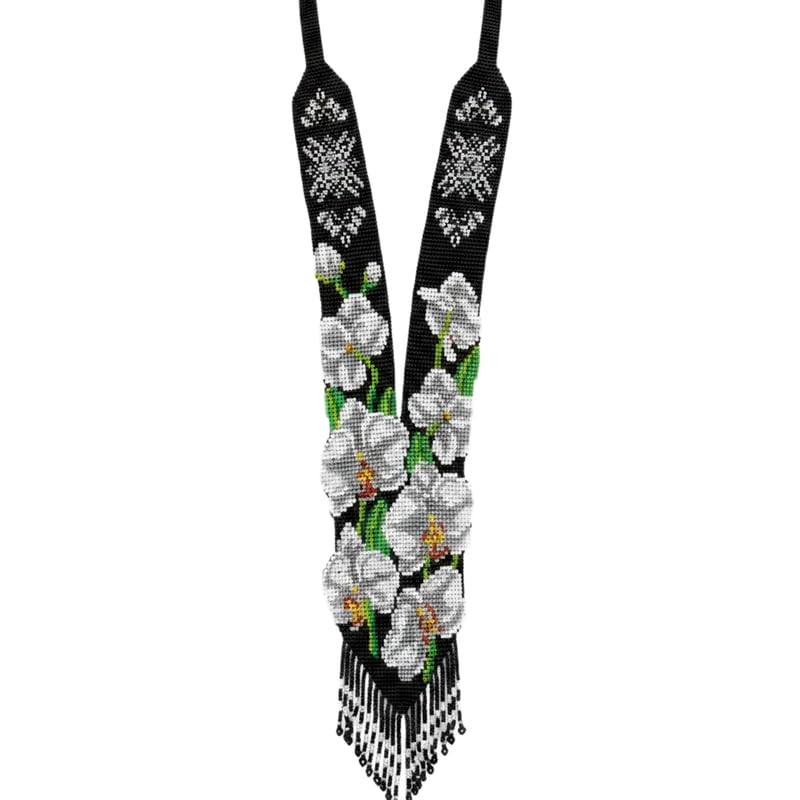 Collier traditionnel gerdan ukrainien pour sublimer une tenue sobre