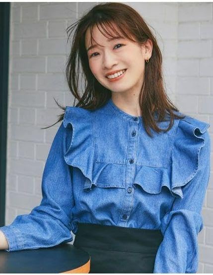 Amazon.co.jp: ノスタルジア デニムフリルブラウス 石井亜美さん