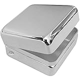 ✔️ PREMIUM PILLENDOSE: Transportieren Sie Tabletten, Pillen oder Süßstoff sicher mit der aus Silber 925 Sterling Pillendose von SILBERKANNE. Auch andere kleine Kostbarkeiten kommen in dem wertvollen Etui besonders gut zur Geltung. Das Döschen passt perfekt in jede Hand- und Jackentasche. Die hochglänzende Polierung runden das erstklassige Design gekonnt ab.