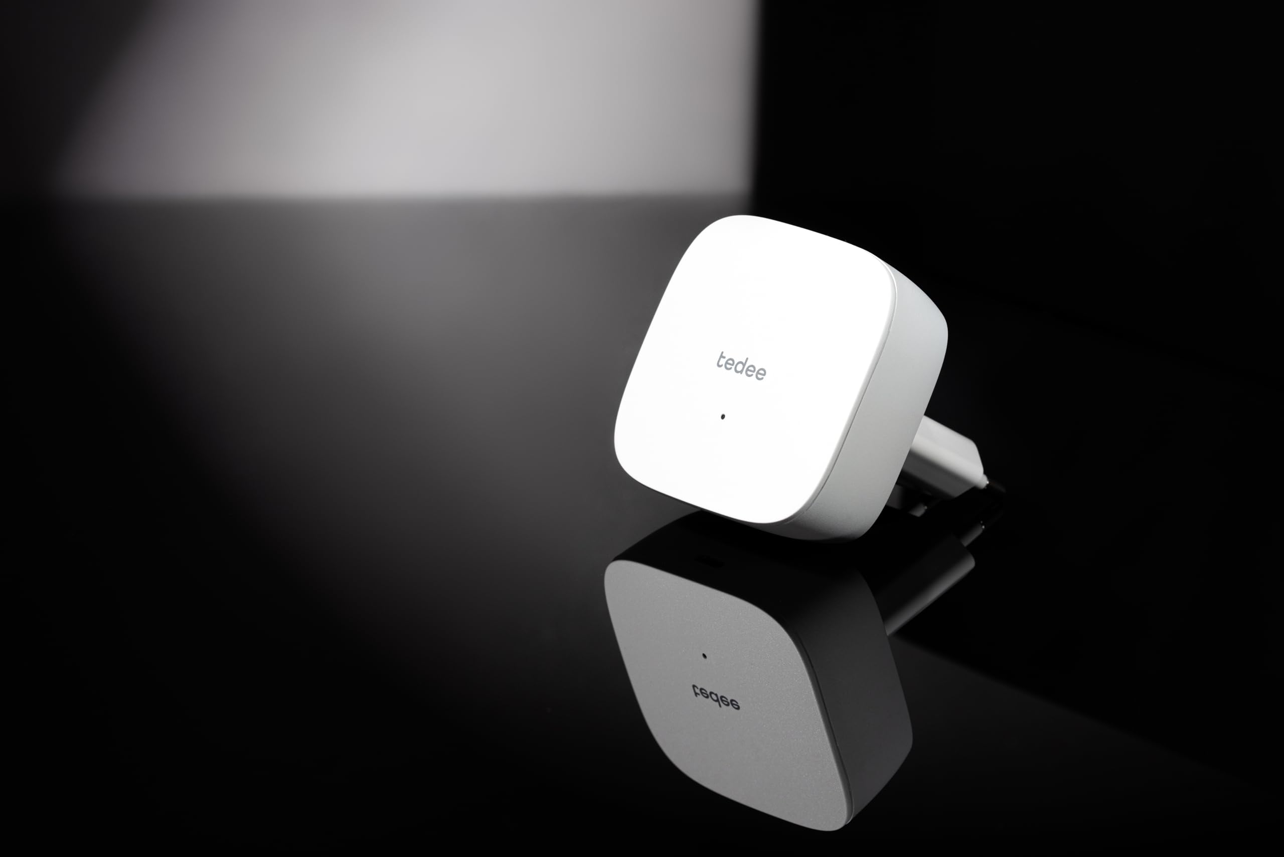 Tedee Bridge Adattatore WiFi Bluetooth per Serratura Smart | Accesso Remoto da Qualsiasi Posto | Controllo via App | Compatibile con Alexa, Google Home e Apple HomeKit | Connessione Sicura (EU)