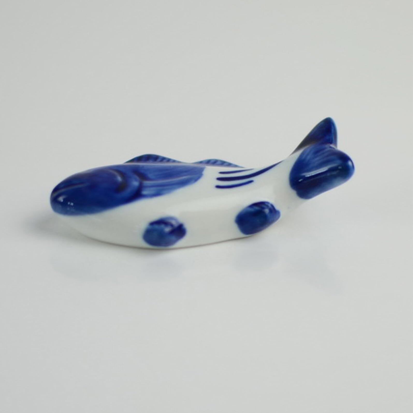 VICASKY Supporto per Bacchette in Ceramica a Forma di Pesce 8 Pezzi, Poggia Bacchette Creativo e Funzionale Superficie Liscia, per Cene e Compleanni