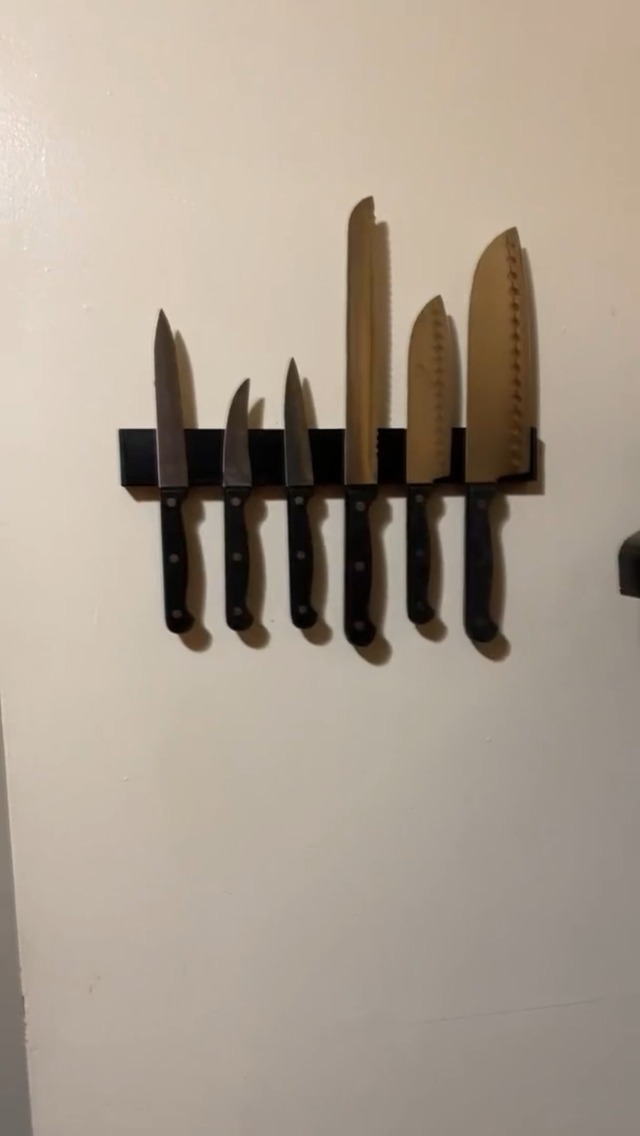 Barra Magnetica Per Coltelli 40 Cm - Con Ganci, Autoadesiva O A Parete, Nera - Foto 3