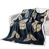 Queenshin Leaf Fluffy Sherpa Fleece Blankets Twin Size 60 * 80 Inch, Christmas 590 GMS Three-Layer F