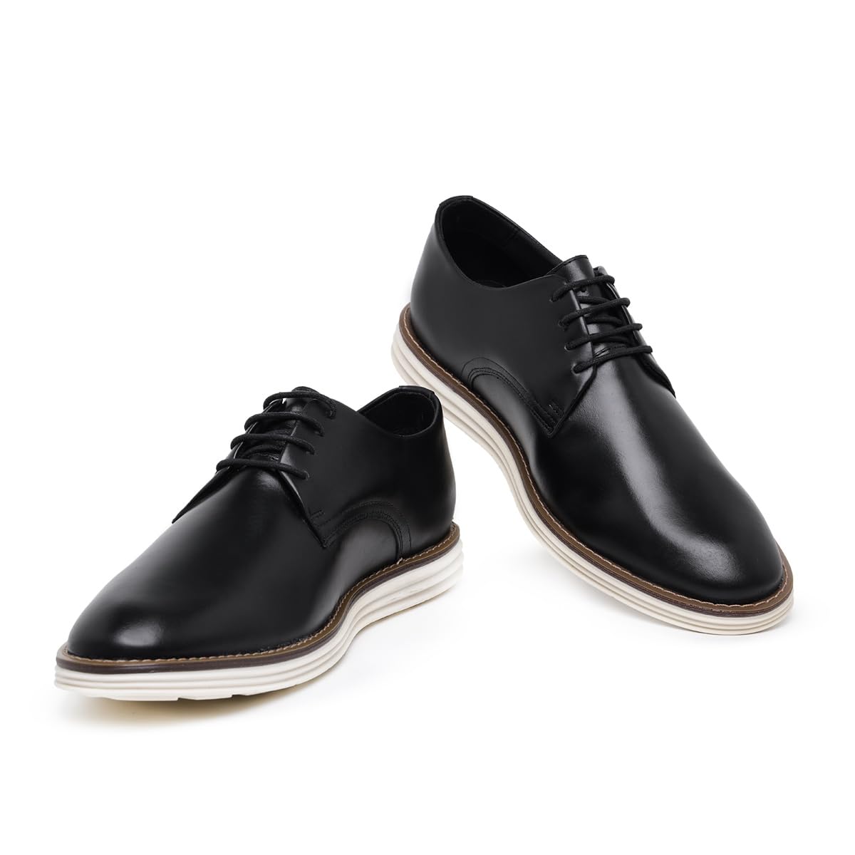 Sapato Masculino Casual Derby Couro Preto de Amarrar em promoção! Veja a oferta e mais achadinhos de Sapatos 5 Hoje é o melhor dia para comprar Sapato Masculino Casual Derby Couro Preto de Amarrar com aquele preço maroto! Promoção! Aproveite a oferta! 5