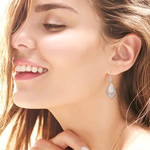 Boucles d'oreilles de la Saint-Valentin forme diamant et opale rouge