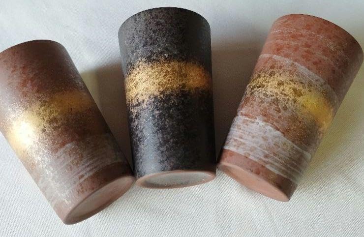 Arita Pottery Pottery Kiln with Gold Powder: The World of Artisan That resonates with The Heart. Toetsu kiln Creates Traditional Crafts