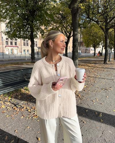 Women’s 2025 Fall Cardigan Sweater Soft Chunky Knit Cardigan Crewneck Button Down Cropped Cardigan Outwear3