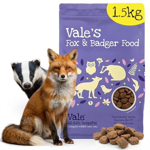 Vales Fox & Badger Food specially developed used at Vale Wildlife Hospital meaty crunchy biscuits suitable and nutritious ideal addition to their natural diet (1.5kg)