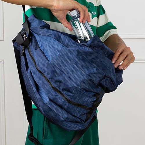 Mochila packable azul ideal para excursiones de fin de semana y camping 2