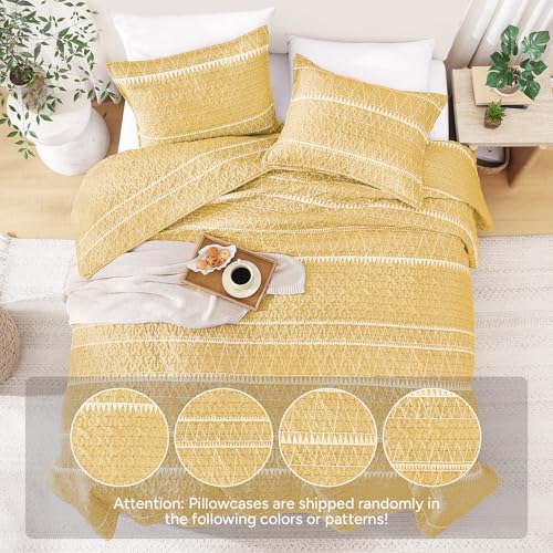 Image of Yellow Oversized Super King Quilt Set, 3 Pieces Striped Bedspread | Boho Soft Lightweight Yellow Printed Bohemian Polyester Reversible Coverlet Comforter Sets for All Season (120 inchx120 inch)