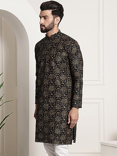 Image of SOJANYA Men's Silk Blend Kurta with Paisley Design