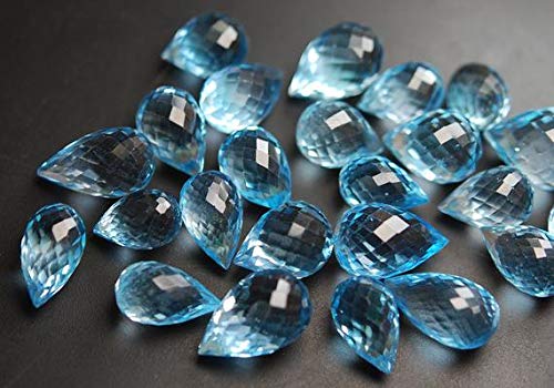 Topaze bleu ciel briolette percée latéralement pour un montage de bijou sans casse