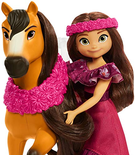 Dreamworks Spirit GXF63 - "Spirit - frei und ungezähmt" Miradero Festivalstand Lucky Puppe (18 cm) und Pferd Spirit (20cm) mit langer Mähne und Zubehör, tolles Geschenk für Kinder ab 3 Jahren – Bild 4