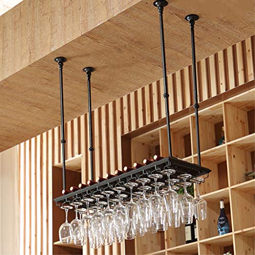 Casier à vin plafond industriel pour créer une ambiance bar de bistrot dans votre salon moderne
