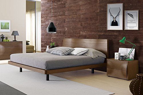 Woody Walls Self-Adhesive, Wood Wall Panels. (19.5 sq. ft. per Box) Old Brown