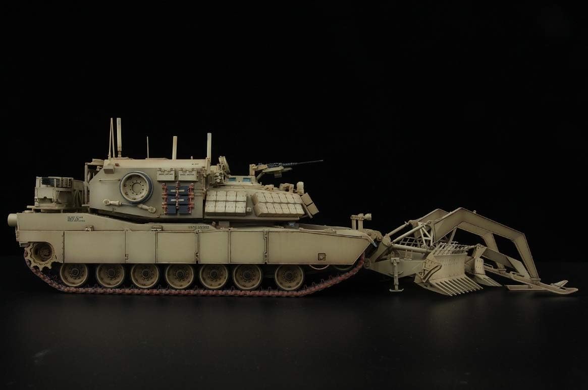 Rye Field Model RM-5011 Model Kit M1 Assault Breacher Vehicle