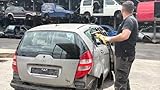 JOCHEN SCHWEIZER Geschenkgutschein: Auto zertrümmern Schloß Holte-Stukenbrock