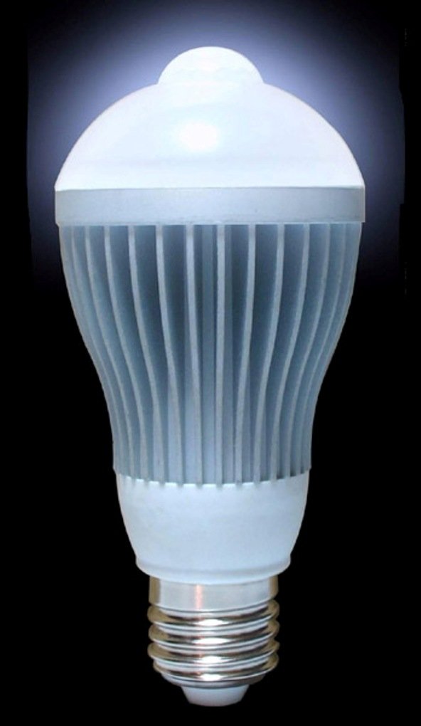 Amazon | RITEX LED電球 (人センサー付・E26口金・一般電球形