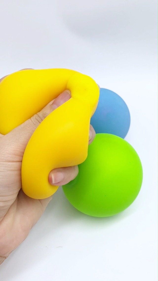 12 Stück Stressbälle Set - Antistress Knautschbälle Für Kinder & Erwachsene