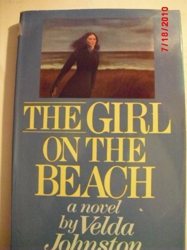 The Girl on the Beach: A Novel of Suspense 0396091903 Book Cover